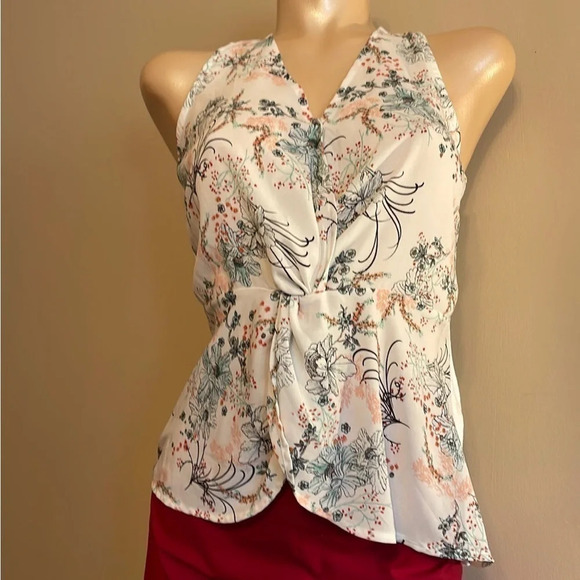 Maurice’s women’s medium top shirt sleeveless floral Asian inspired white red - Picture 1 of 6